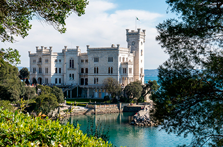 Il Golfo di Trieste e il Castello di Miramare